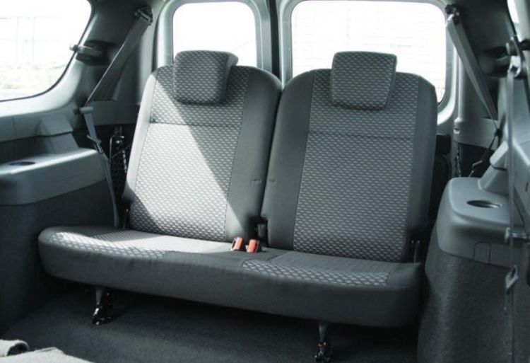 Продам сиденье от ларгус 3 ряд