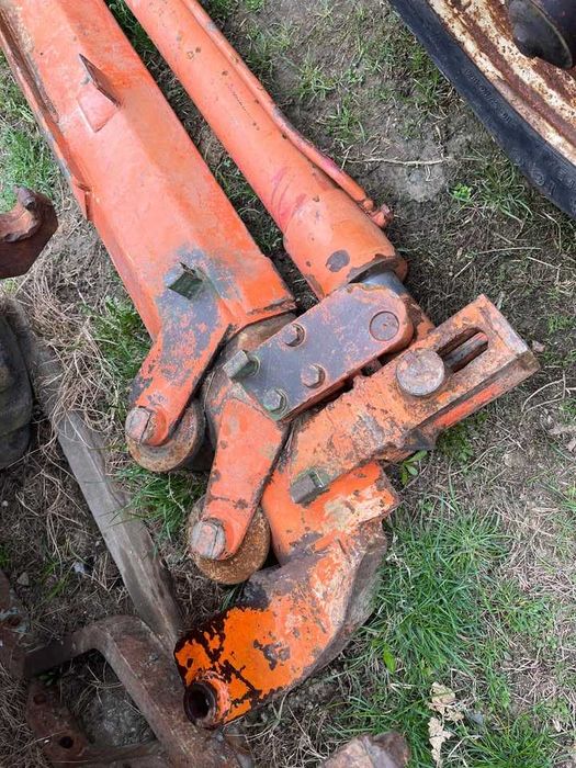 Brat telescopic (antena)macara camion