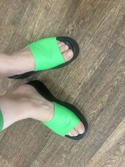 Шлепки женские