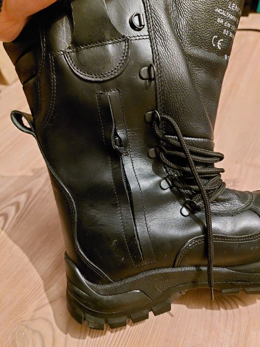 Bocanci de lucru/protecție Petrom, mărimea 42