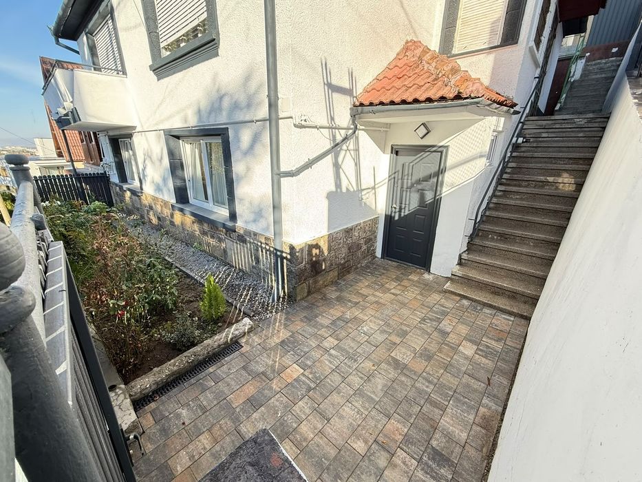 Apartament 2 camere 62 mp cu gradina