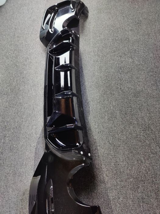 Difuzor Bara Spate Evacuare Dubla Negru Lucios BMW Seria 1 F20 F21 LCI