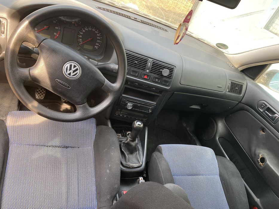 Volkswagen Golf benzină, 539 € — imagine 4