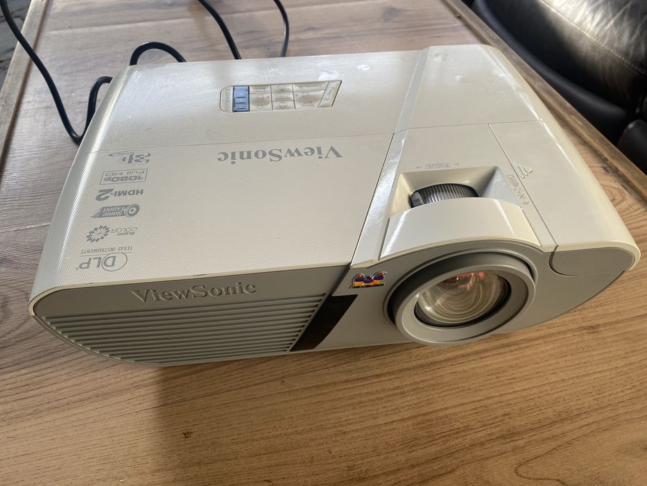 Проектор ViewSonic PJD5353LS Краткофокусен DLP Проектор