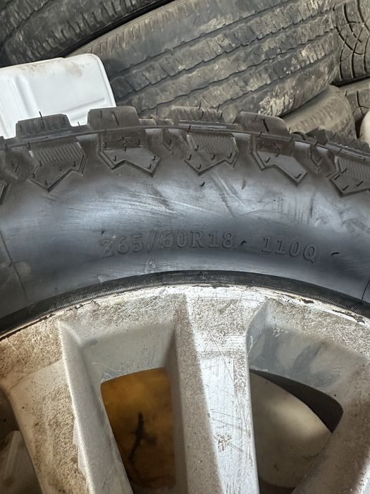 Продам шины с дисками 265/60 R18