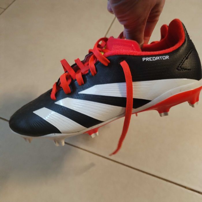 Бутонки за футбол adidas