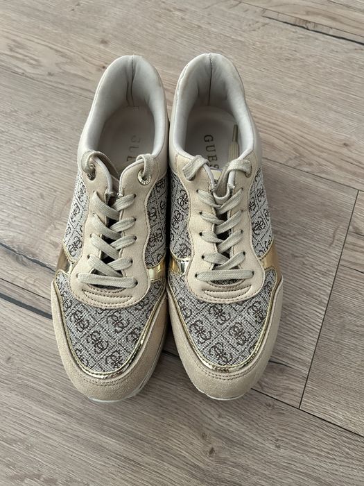 Носени Сникърси Guess