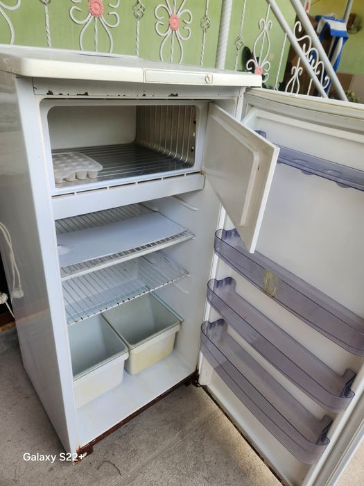 Ishlab turgan holodelnik zudlik bilan sotiladi