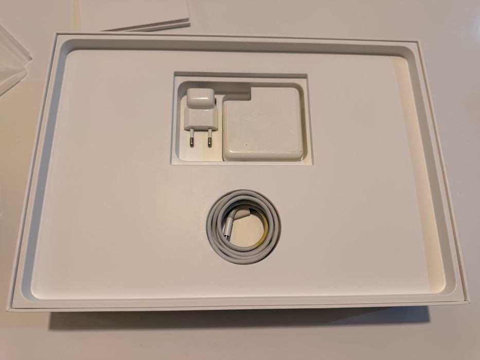 MacBook Pro 15” Touch Bar/i7/16GB/SSD 1TB/Baterie 178 cicluri