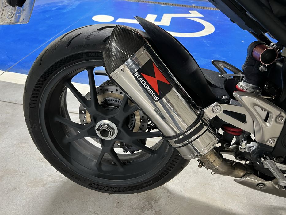 Triumph Speed Triple 1050 продавам