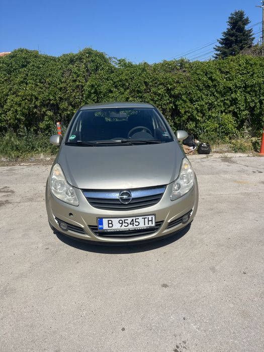 Opel corsa  двуврата