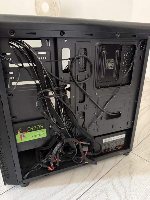 Vand pc de gaming usor sau office