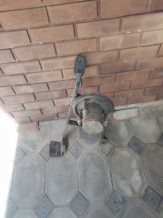 Кронштейн на запаску внутренний