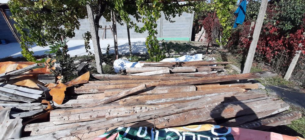 Продавам дървен материал от покрив