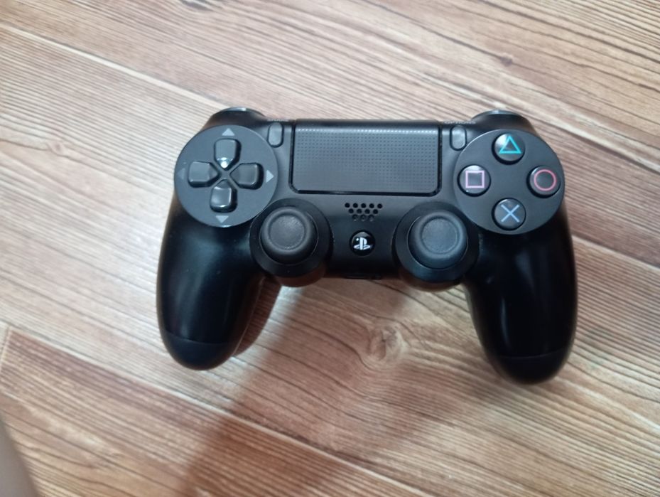 Sony PlayStation 4 полностью рабочий