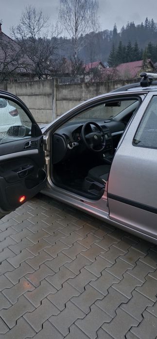 Vând Skoda Octavia II