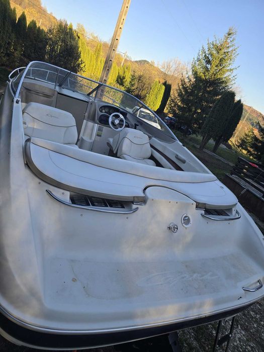 Bayliner Capri 2352 LS Cuddy 8 m V8 5.7 MPI Mercuiser 300 HP + peridoc