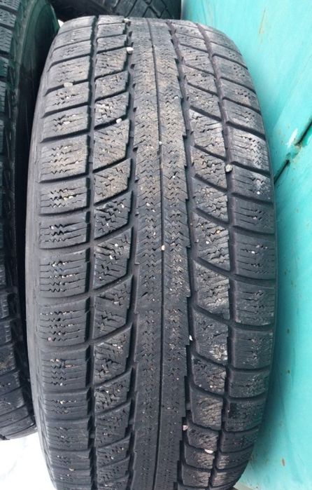4 шины Triangle 235 65 R17. Читаем описание.