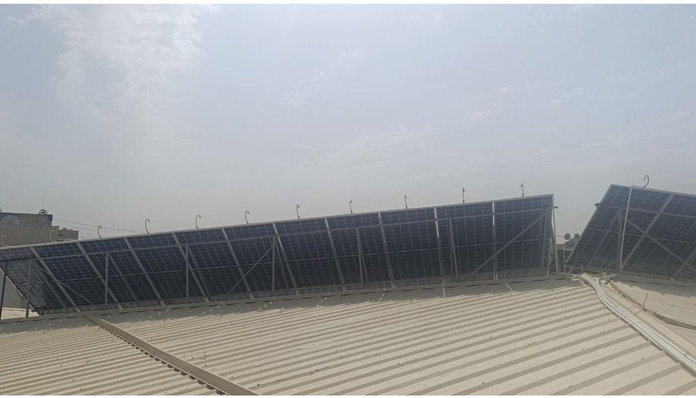 Установка авто моющей системы солнечных панелей