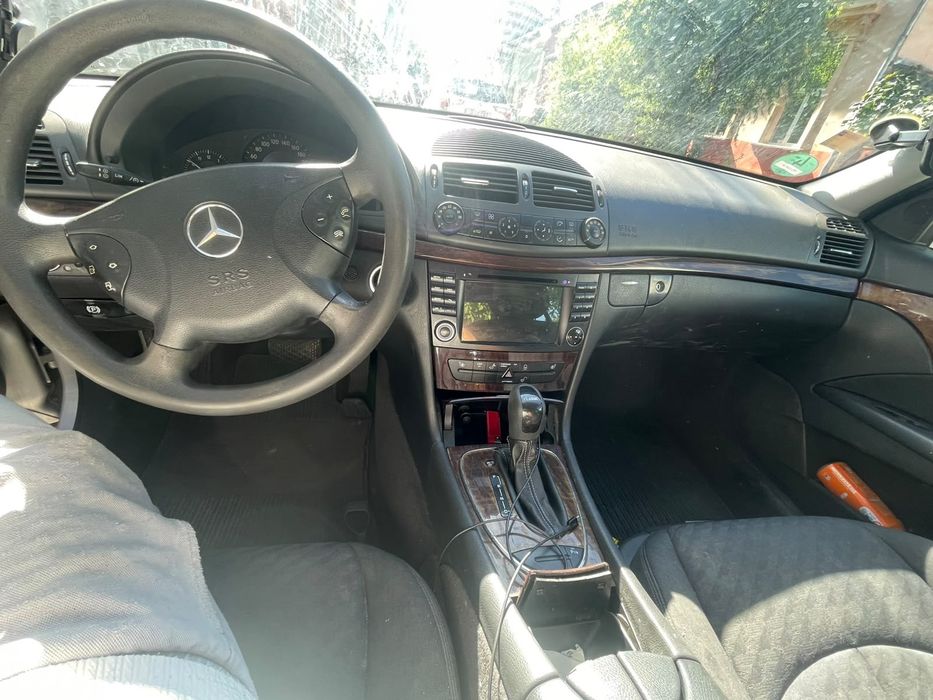 Mercedes Benz E220