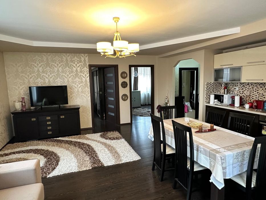 Apartament 3 camere, Str Zimbrului , ultracentral, etaj 1, bloc nou, parcare subterana, complet mobilat si utilat