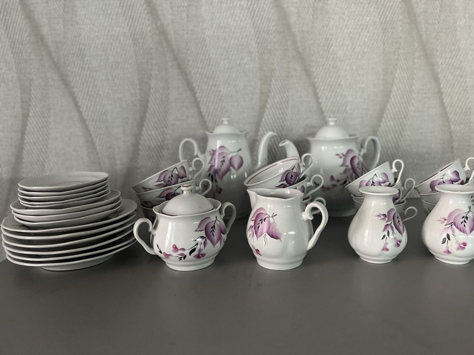 Набор посуды для кофе и чая.