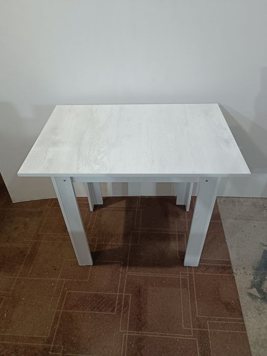 Стол кухонный новый