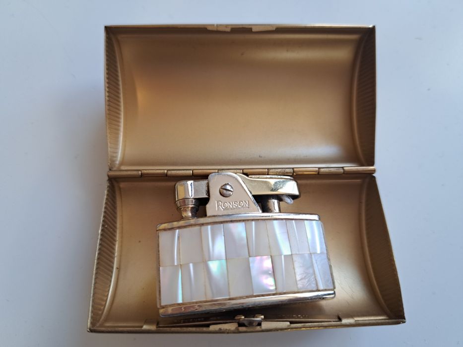 Бижу Ronson седеф!