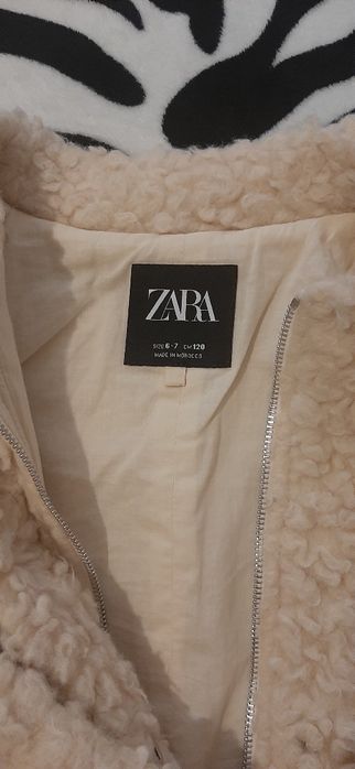 Vând geaca fete Zara