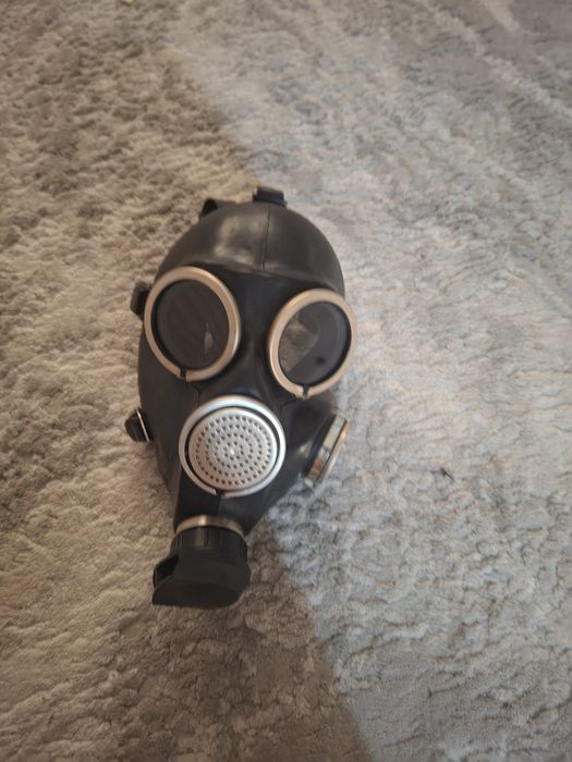 Продаю противогазьгп7