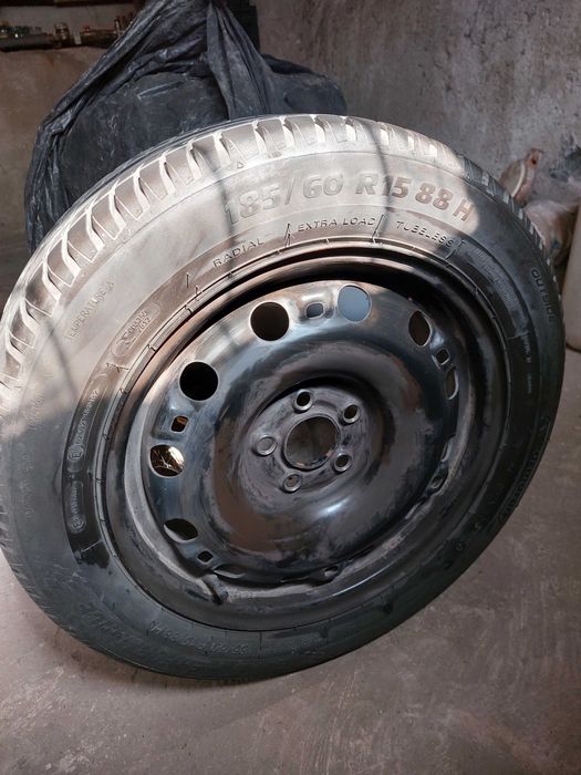 Комплект летни гуми с джанти