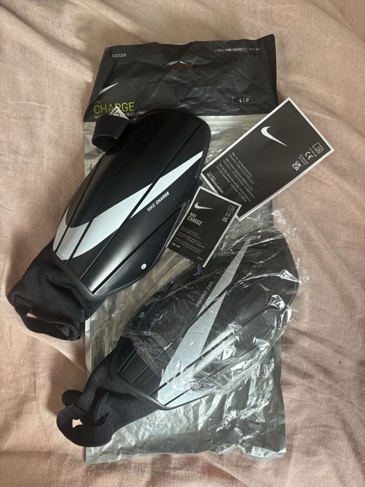 Aparatori Nike Charge M sau L Noi
