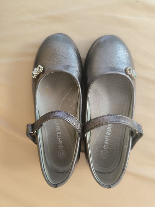 Продам детские сандали