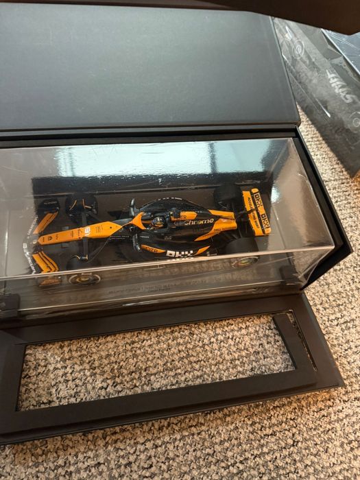 Macheta 1:18 Formula 1 Noua