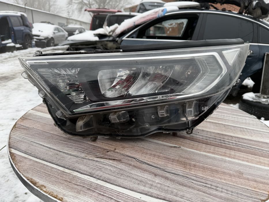 Фар Toyota Rav 4