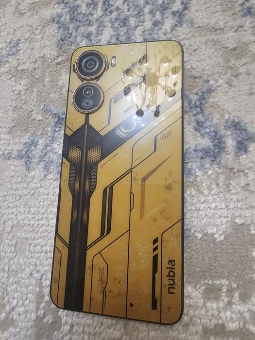 Телефон Nubia ZTE