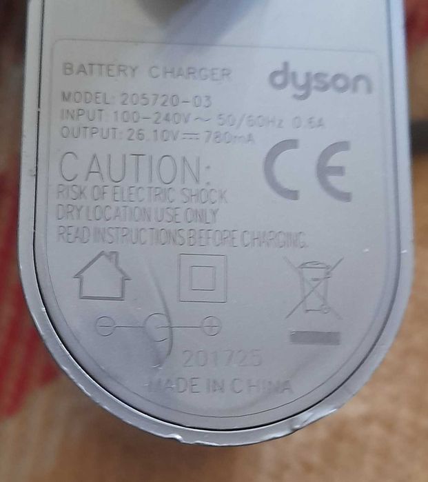 Dyson зарядное устройство на пылесос v6 v7 v8