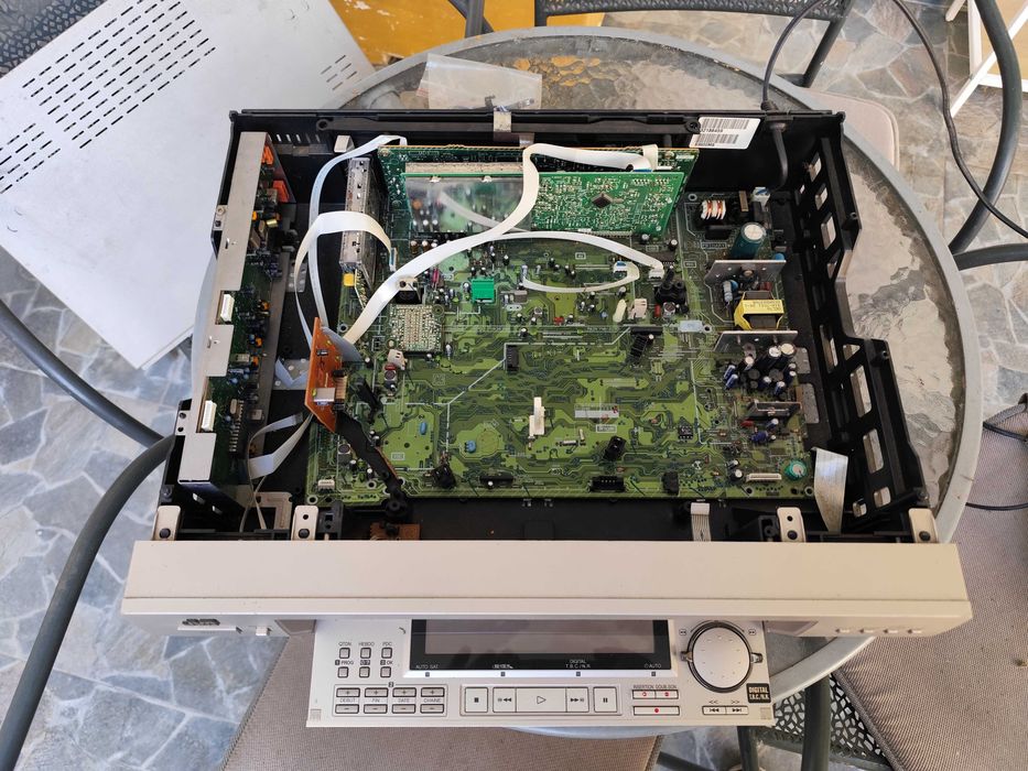 Videorecorder S-VHS JVC HR S9600 defect pentru piese