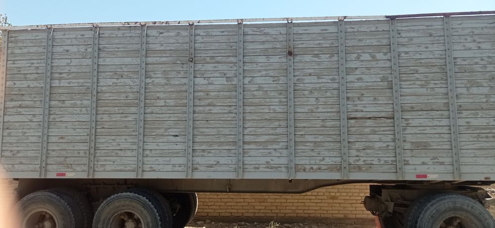 Kamaz titanik pritsep bilan sotiladi