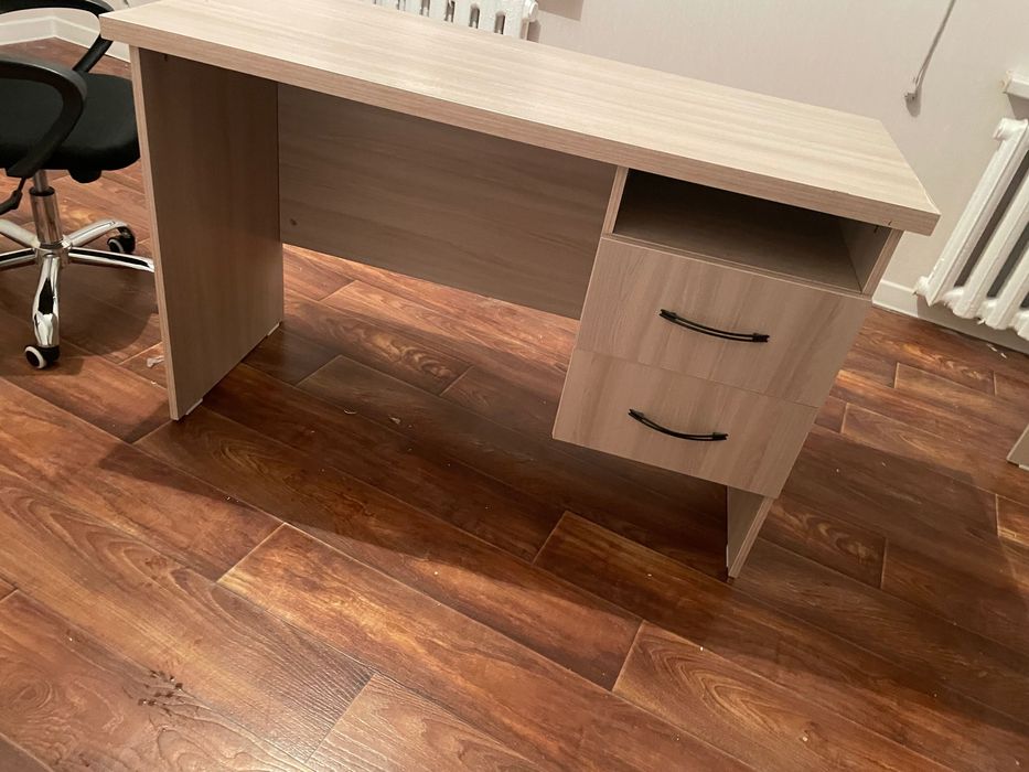 Стол для работы или детей