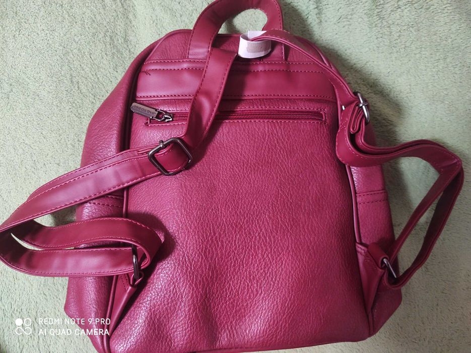 Дамска кожена раница