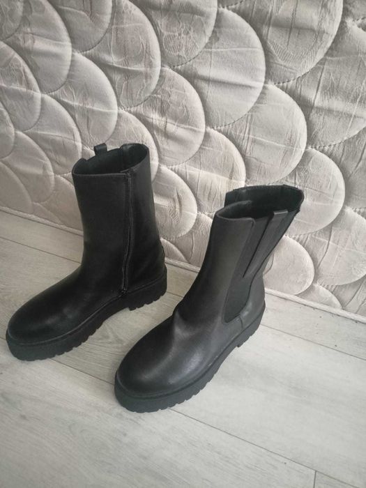 Стильные женские сапоги