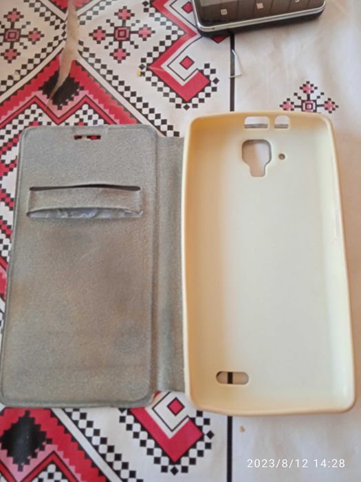 Телефон Asus ZC520TL_X008