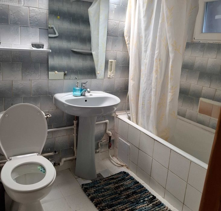 Proprietar persoana fizica. Apartament 3 camere, deasupra la Dorna Medical, Str. A. Panu, zona Centru civic, Palas