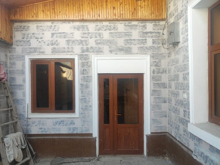 Продаётся дом в общем дворе, по гостиницу, ресторан, бизнес