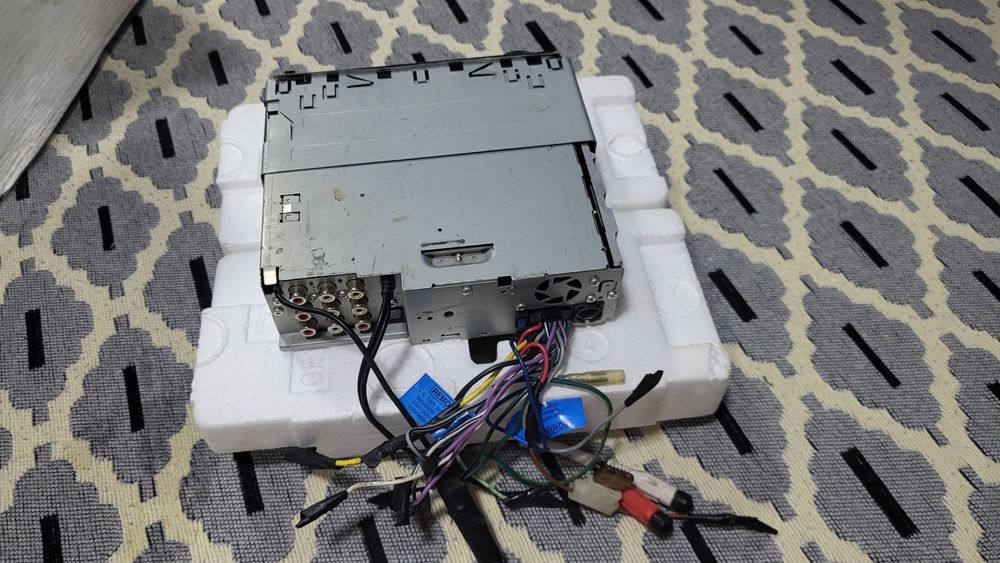 Продам автомагнитолы JVC,  DVD диски, видео и Element-5, mp3 USB