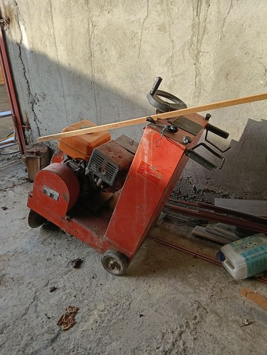 Mașina de tăiat beton