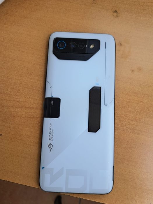 Vând asus rog phone 7 ultimate full box