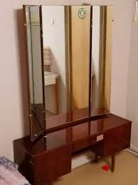 Тумбочка и зеркало