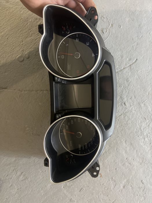 Ceas/Ceasuri Bord Audi A4/A5 Cod 8T0920932N Europa